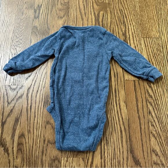 Carter’s blue and grey onesie bodysuit bundle, size 6 month (set of 3) - Picture 5 of 8